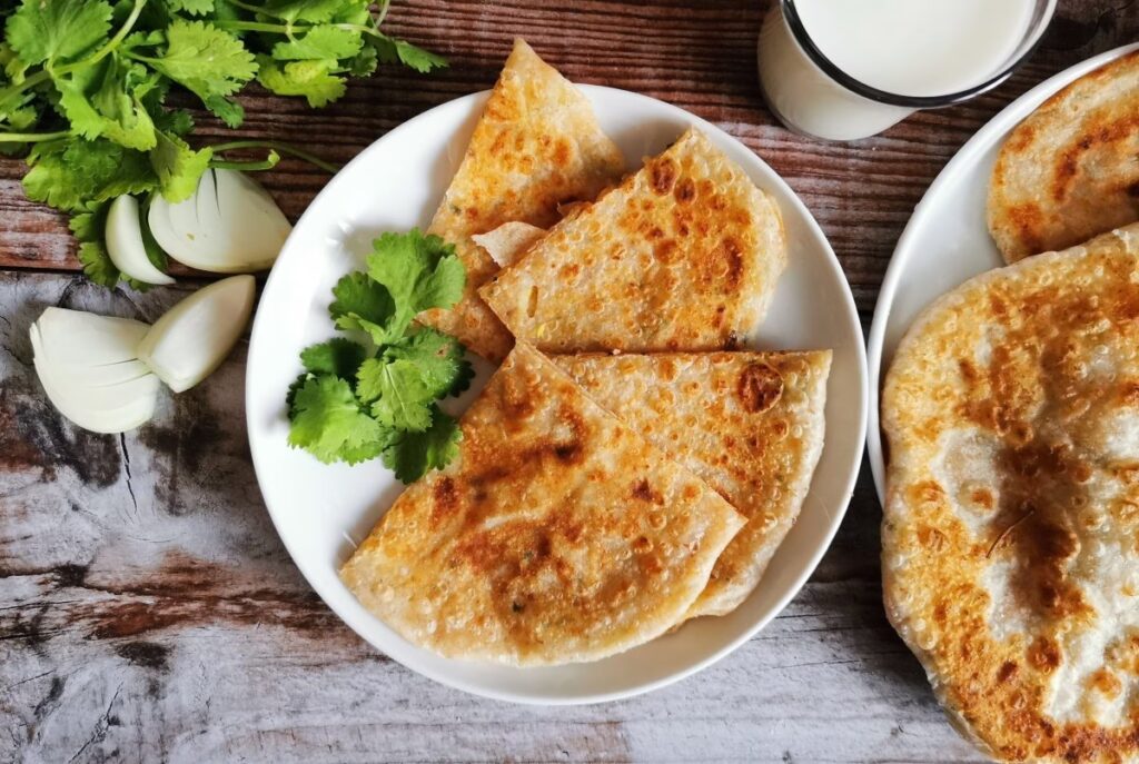 Paratha: El Pan Hojaldrado y Versátil de la India