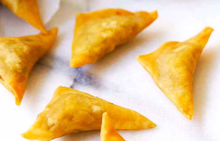 Sabores Salados de la India: Un Viaje Crujiente