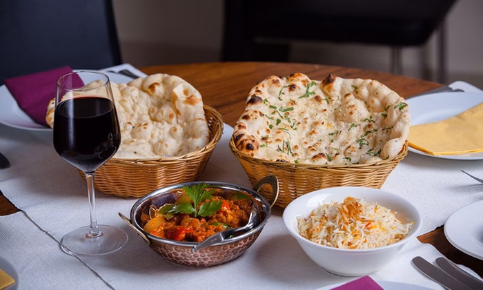 &iquest;Qu&eacute; combina bien con la comida india?