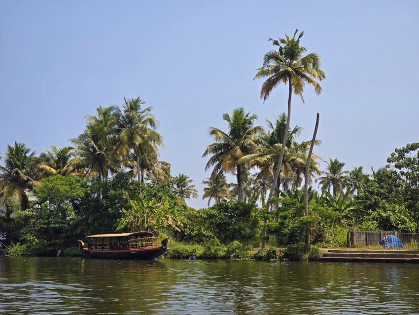 Which is the nearest airport to Kerala India?