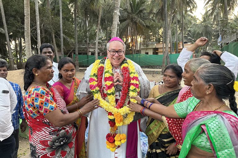 Bienvenida a la India: M&aacute;s All&aacute; del Namaste