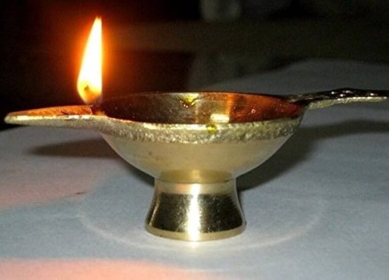 El Diya: Luz, S&iacute;mbolo y Tradici&oacute;n de la India