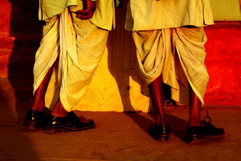 El Dhoti: Gu&iacute;a Definitiva de Estilo y Tradici&oacute;n