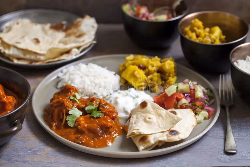 Reparto de Comida en India: Tradición y Tecnología