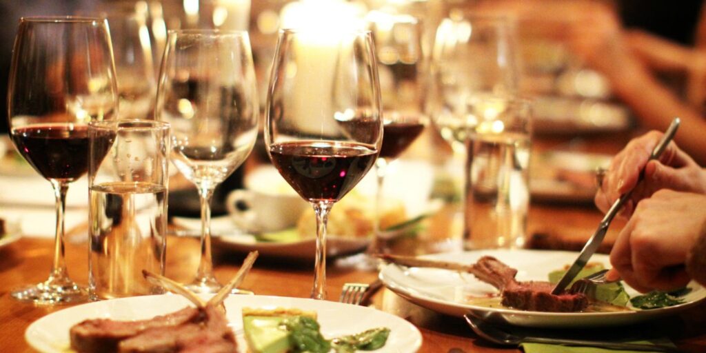 Vino y Comida India: Guía para un Maridaje Exitoso